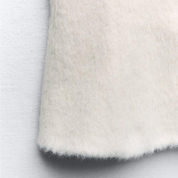 Zara NWT structured fuzzy / furry strapless tube top zipper back - Off white - Picture 7 of 8